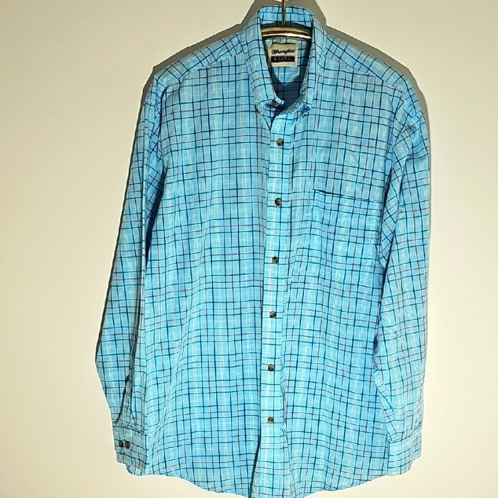 Wrangler RIATA Blue Plaid Button-Up Mena Shirt.‎ Size XL. Button Down Colar.